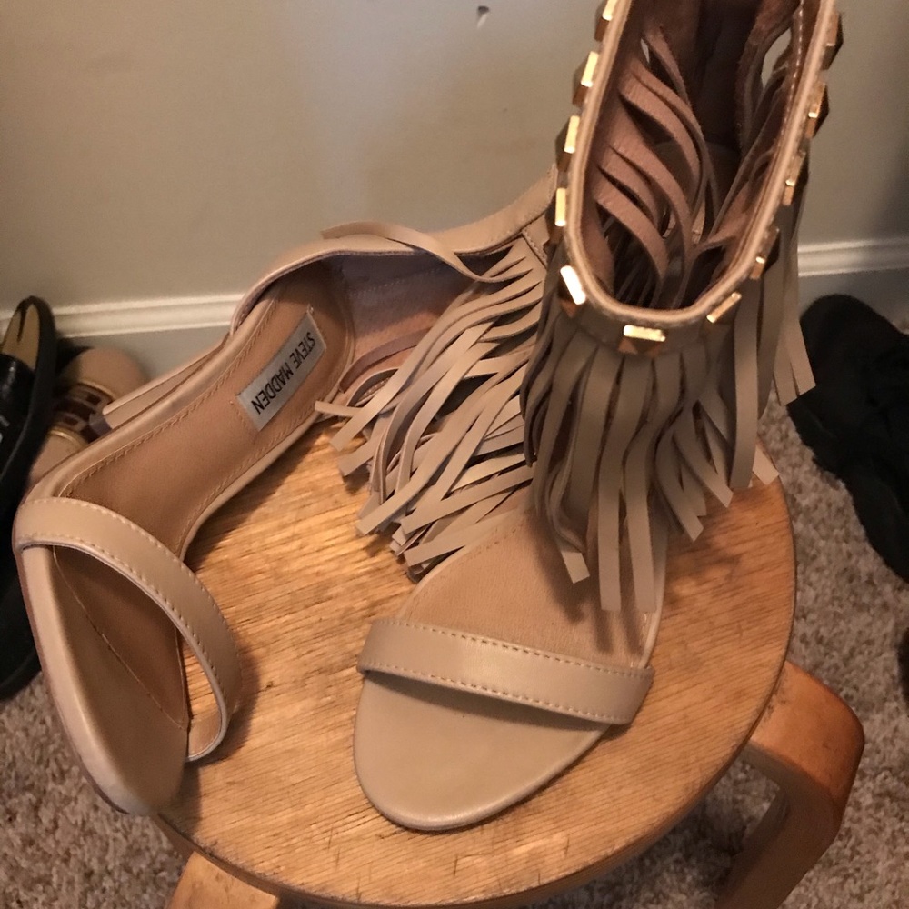 Steve Madden heels brad new never worn.